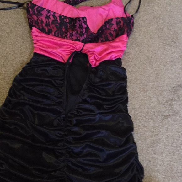 Dress - Picture 3 of 3